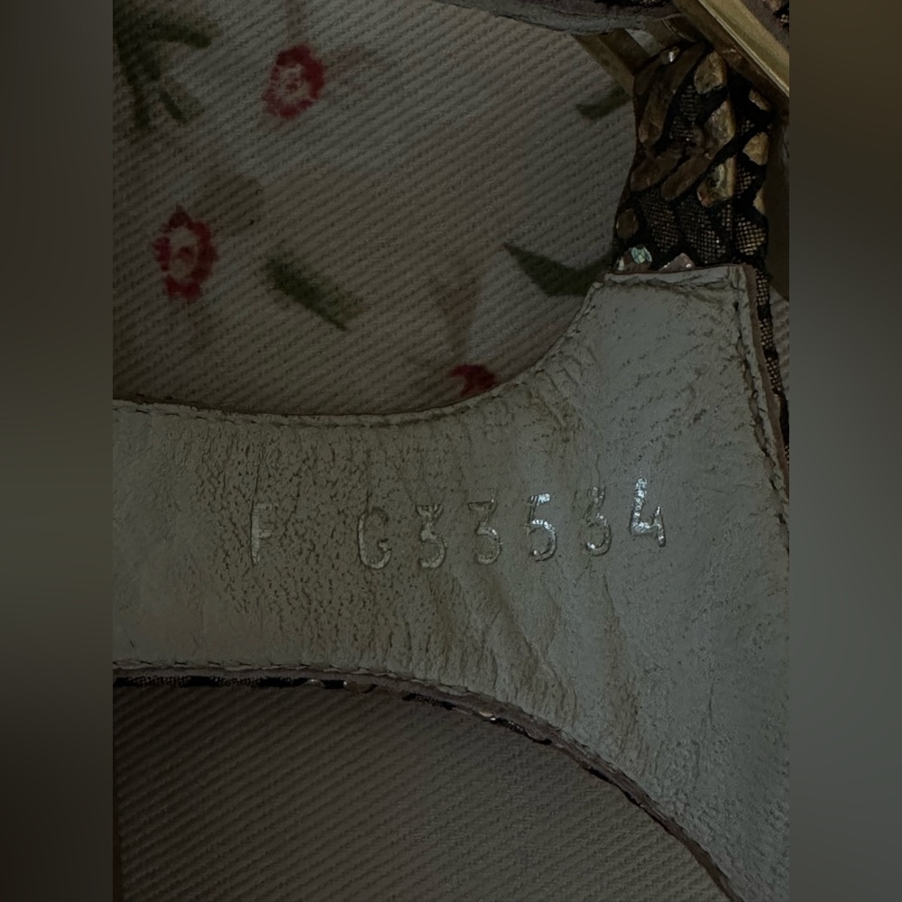 Authentic Chanel Sandals. - Picture 9 of 10